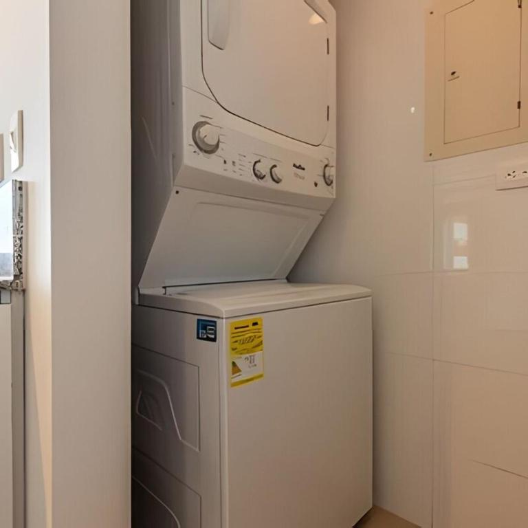 Apartamento con vistas impresionantes - Three-Bedroom Apartment - 7