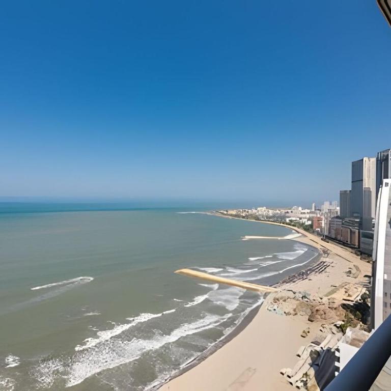 Apartamento con vistas impresionantes - Three-Bedroom Apartment - 12