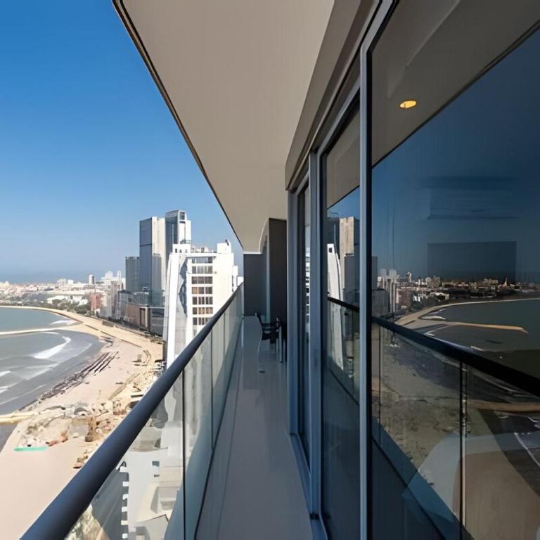 Apartamento con vistas impresionantes - Three-Bedroom Apartment - 16