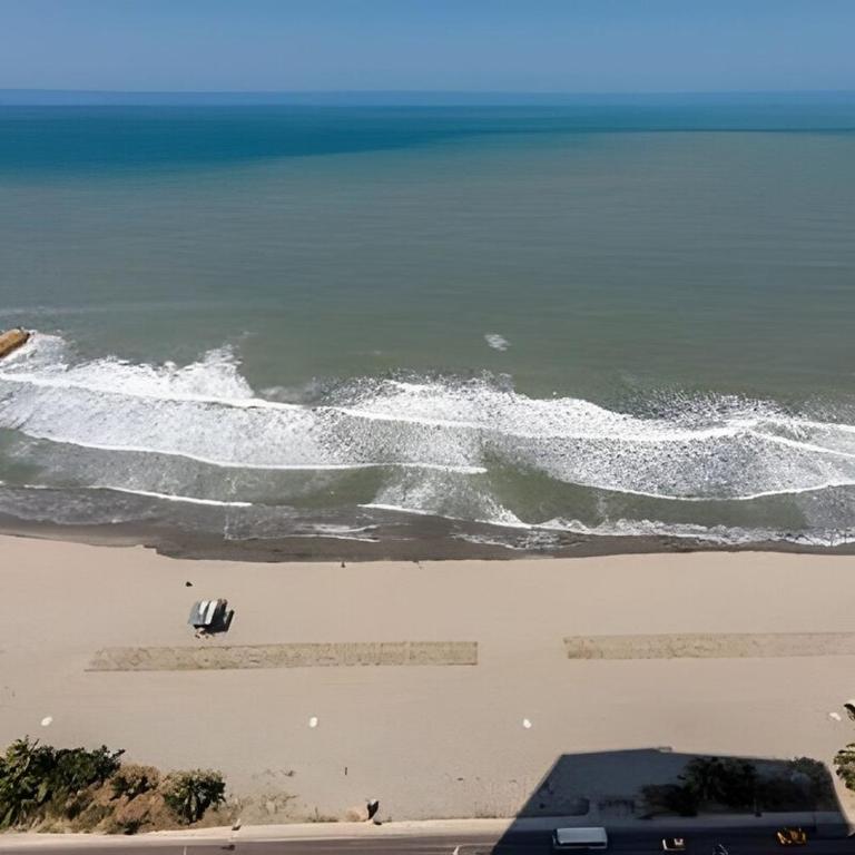 Apartamento con vistas impresionantes - Three-Bedroom Apartment - 22