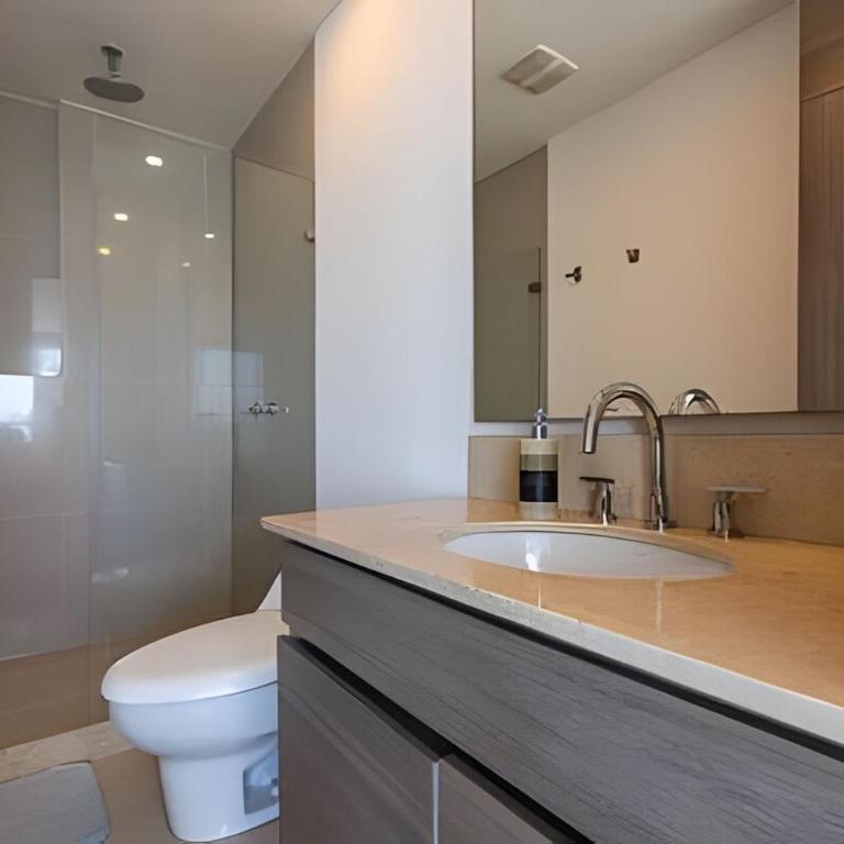 Apartamento con vistas impresionantes - Three-Bedroom Apartment - 30