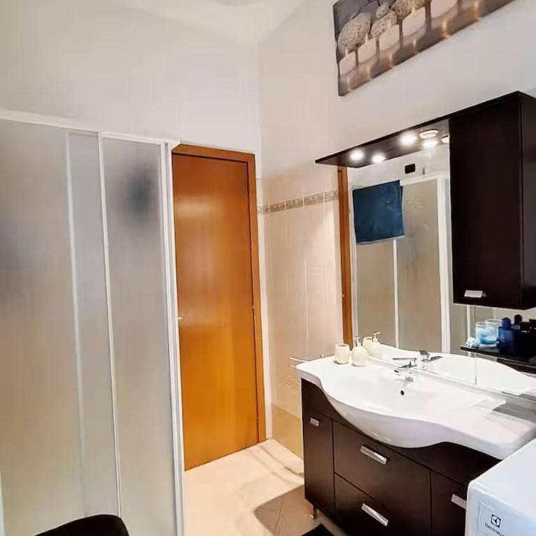 Parma soggiorni brevi - Habitación Doble Estándar con baño compartido - 1