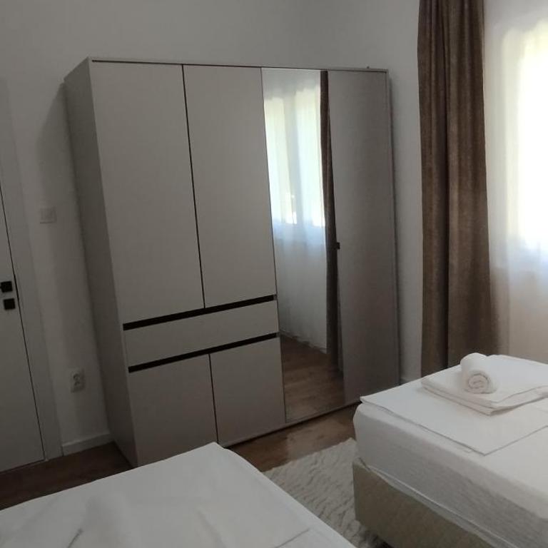 Apartment Kuzman - Two-Bedroom Apartment - 16