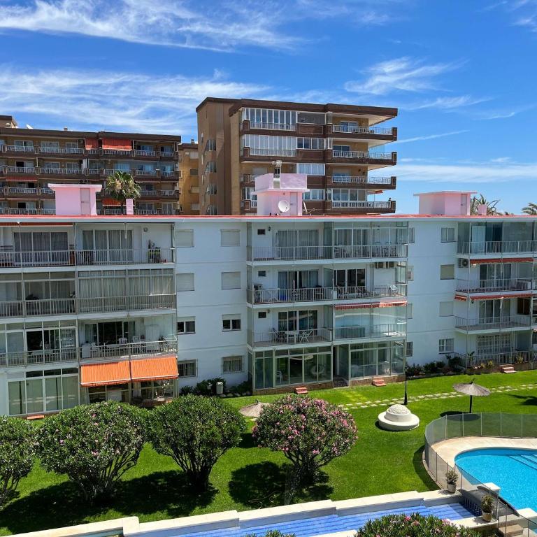 Seafront Fuengirola 2 Balconies Pool & Views - Appartement - 4