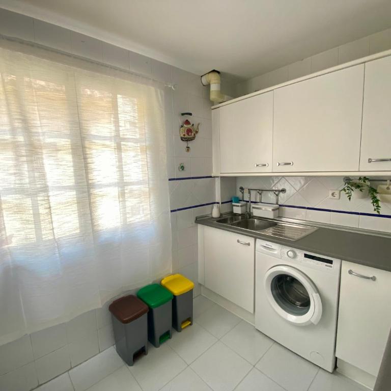 Apartamento céntrico junto al mar con parking - Apartamento de 2 dormitorios con balcón - 18