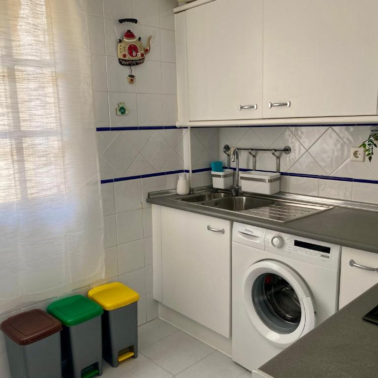 Apartamento céntrico junto al mar con parking - Apartamento de 2 dormitorios con balcón - 20