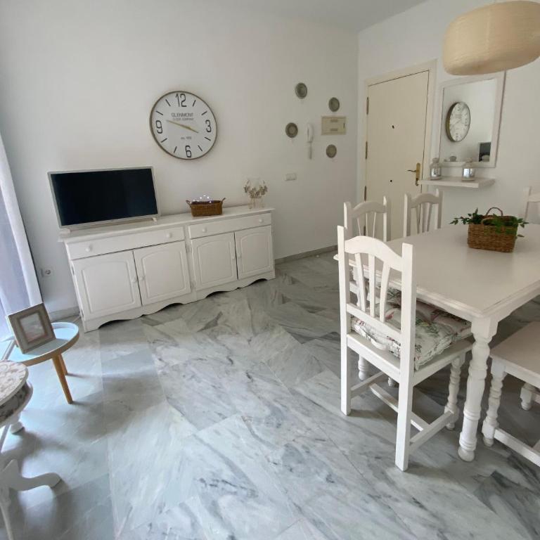Apartamento céntrico junto al mar con parking - Apartamento de 2 dormitorios con balcón - 22