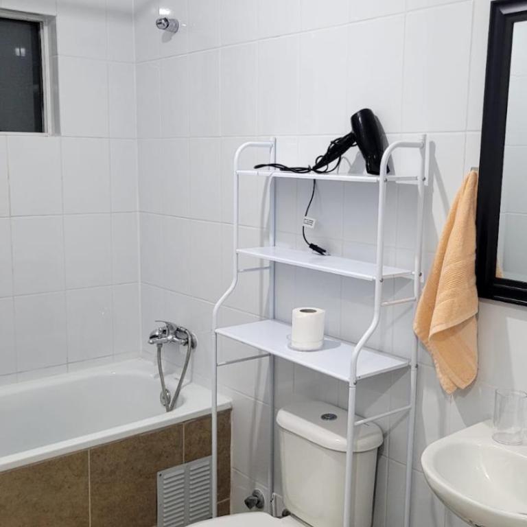 Linda casa en Coyhaique Recorre la Carretera Austral - Three-Bedroom Apartment - 9