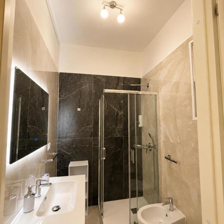 Le Rondini sul Mare Rooms - Quadruple Room with Balcony - 1