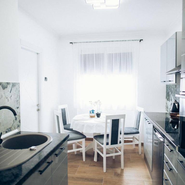 Martina Lux Apartment - One-Bedroom Apartment - 7