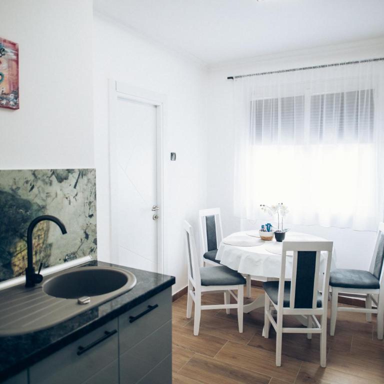 Martina Lux Apartment - One-Bedroom Apartment - 26