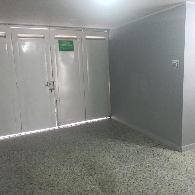 Nice room north of Cali, close to Granada - Double Room - 5