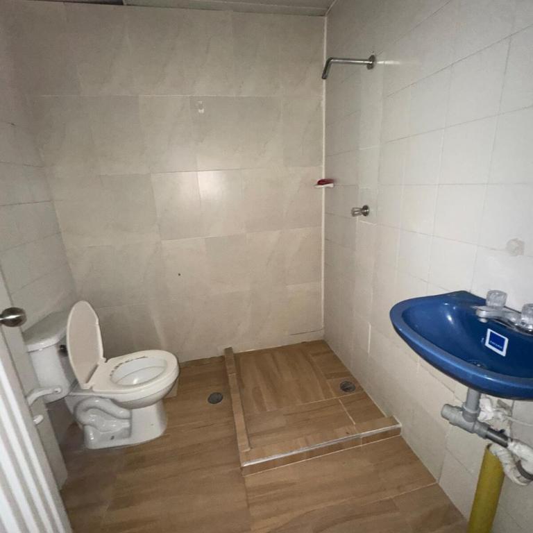 Nice room north of Cali, close to Granada - Double Room - 19
