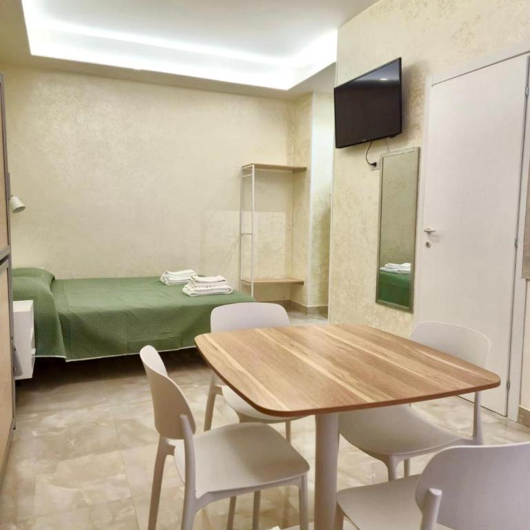 Le Rondini sul Mare Rooms - Family Studio - 4