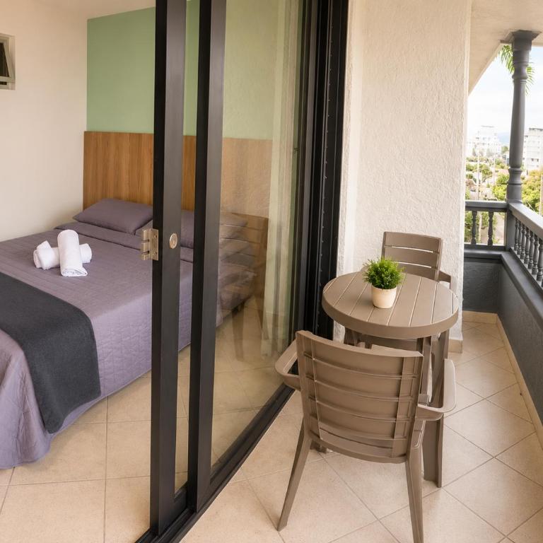Laureles Rooms - Medellín - Habitación Doble con balcón - 5
