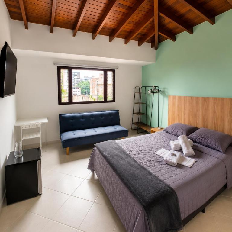 Laureles Rooms - Medellín - Habitación Doble Estándar con sofá - 1
