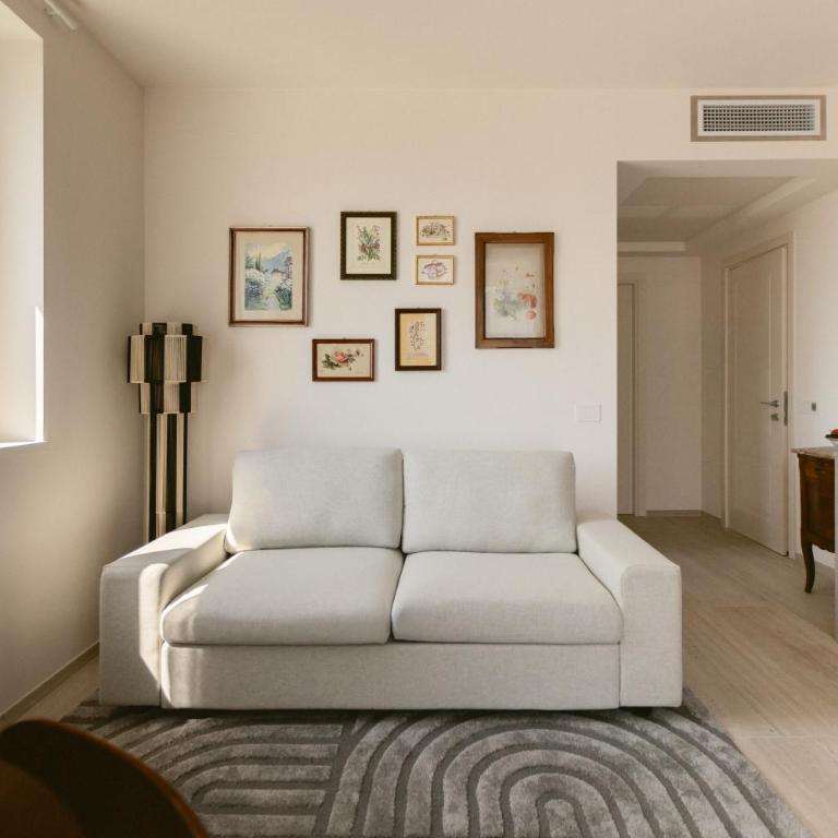 Hortus Bellagio - King Suite with Balcony - 8