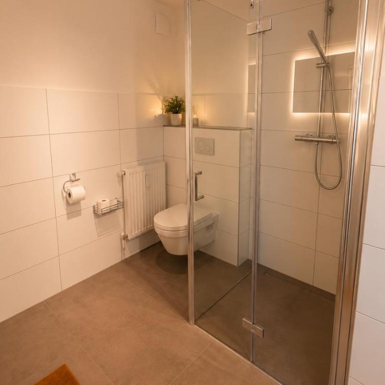 Allgäu Living l Ferienhaus 5 Apartments - Sauna - Balkon - Garten - Parkplatz - Familienfreundlich - Apartment mit 2 Schlafzimmern und Gartenblick - 12