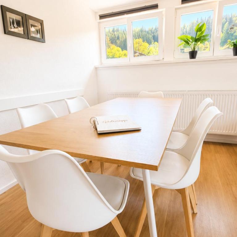 Allgäu Living l Ferienhaus 5 Apartments - Sauna - Balkon - Garten - Parkplatz - Familienfreundlich - Apartment mit 2 Schlafzimmern - 10