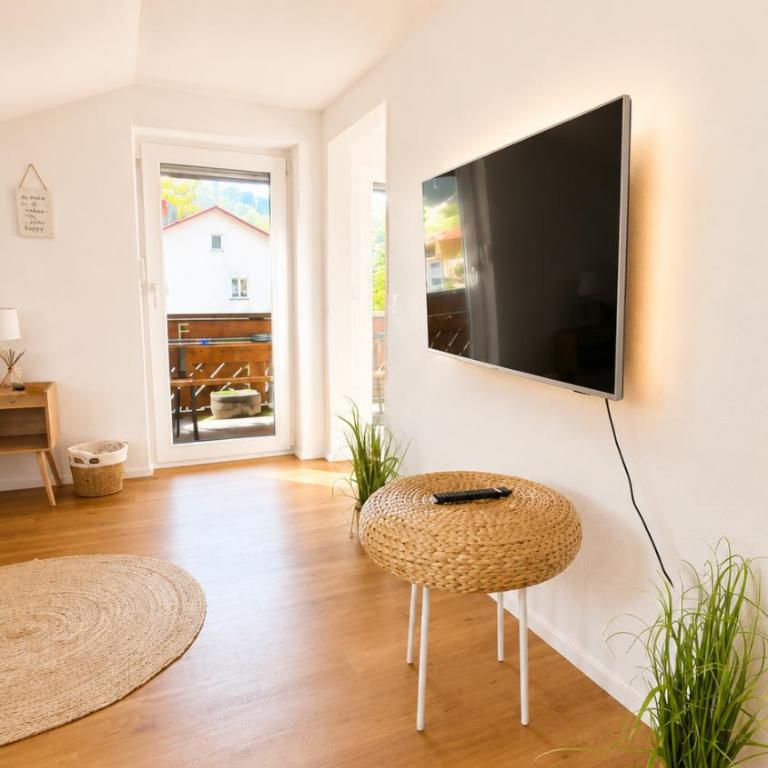 Allgäu Living l Ferienhaus 5 Apartments - Sauna - Balkon - Garten - Parkplatz - Familienfreundlich - Apartment mit 2 Schlafzimmern - 6