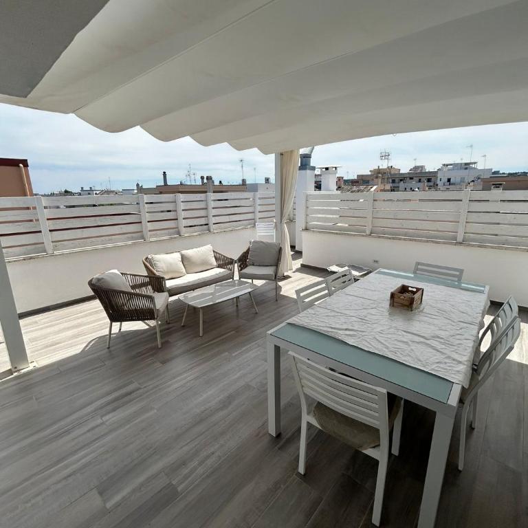 White Terrace - Two-Bedroom Apartment - 3