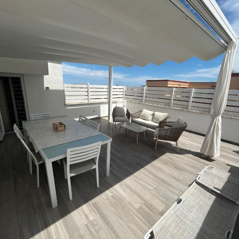 White Terrace - Two-Bedroom Apartment - 5