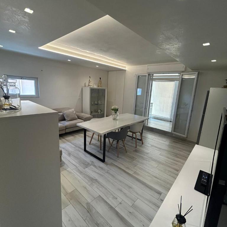 White Terrace - Two-Bedroom Apartment - 15