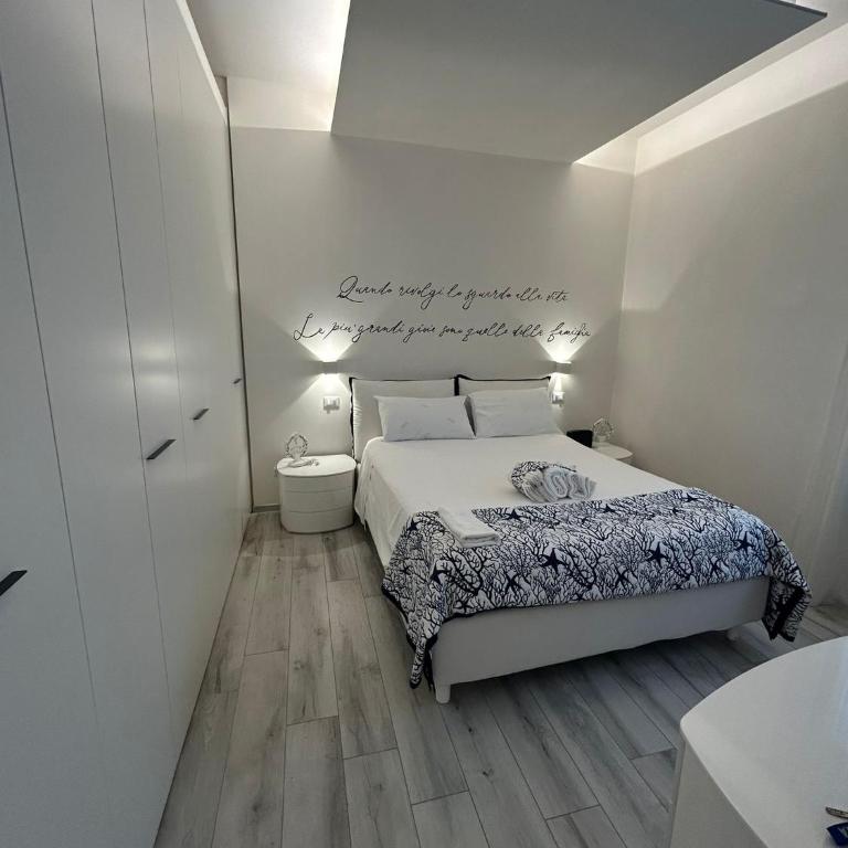 White Terrace - Two-Bedroom Apartment - 24