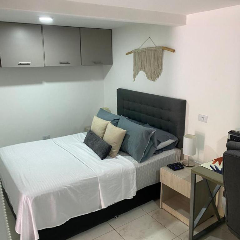 Acogedor apartamento cerca al poblado - One-Bedroom Apartment - 6