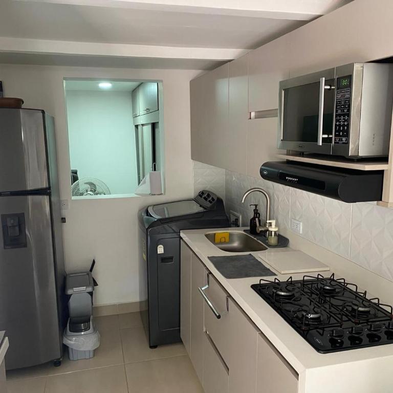 Acogedor apartamento cerca al poblado - One-Bedroom Apartment - 8