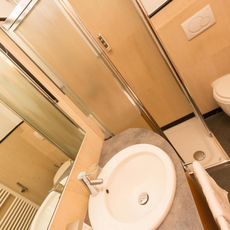 Hotel Touring - Chambre Simple Standard - 4