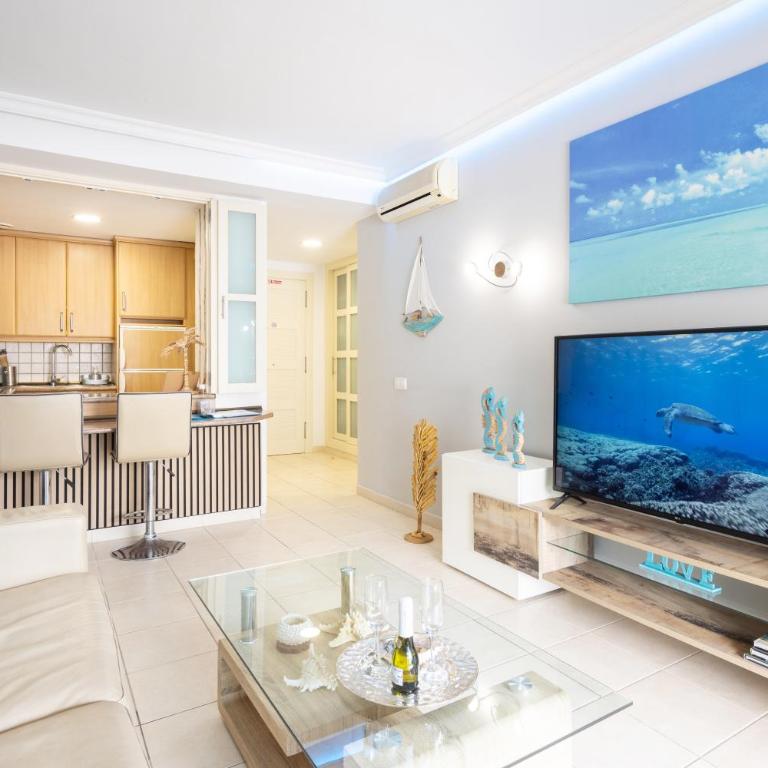 Tropical Gigantes # Sea views # Pool # Hot tub - One-Bedroom Apartment with Balcony and Mountain View - 14