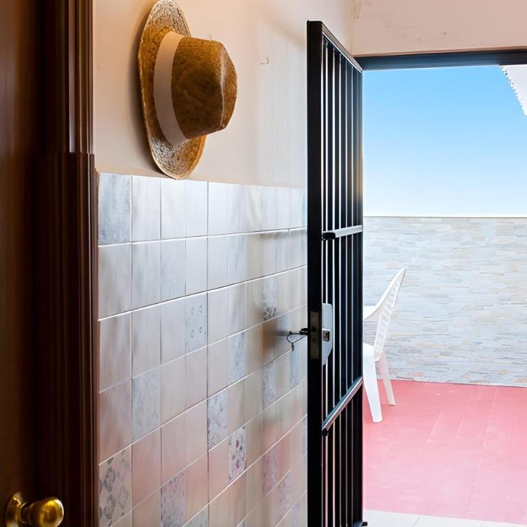 Casa vacacional en Conil centro con terraza privada solo para familias y parejas - Apartment - 13