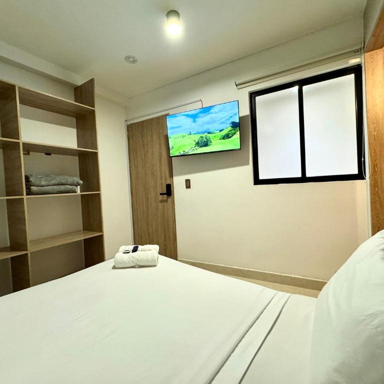 Urbanity Living La 70 Medellin - Double Room with Private Bathroom - 2