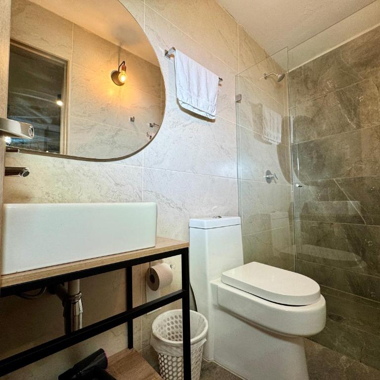 Urbanity Living La 70 Medellin - Double Room with Private Bathroom - 4