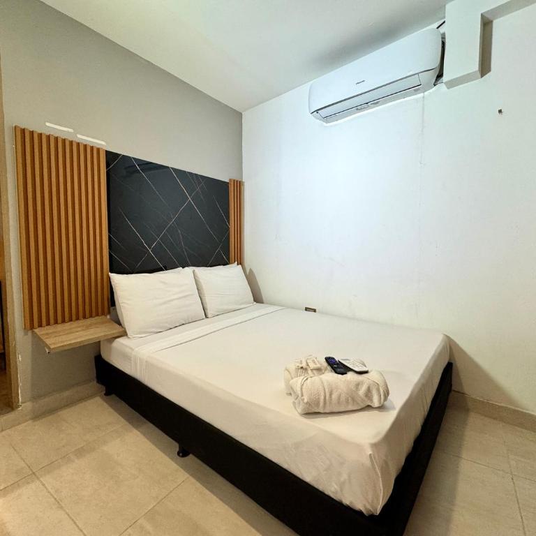 Urbanity Living La 70 Medellin - Double Room with Private Bathroom - 6