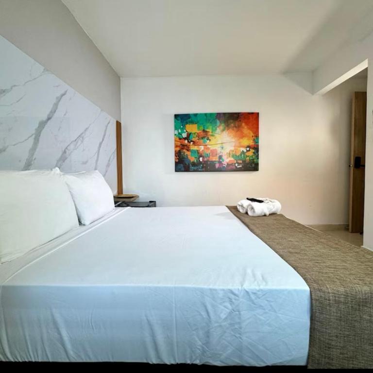 Urbanity Living La 70 Medellin - Double Room with Private Bathroom - 4