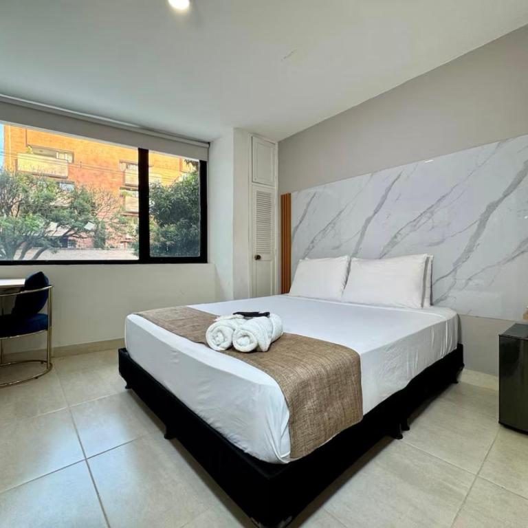 Urbanity Living La 70 Medellin - Double Room with Private Bathroom - 9