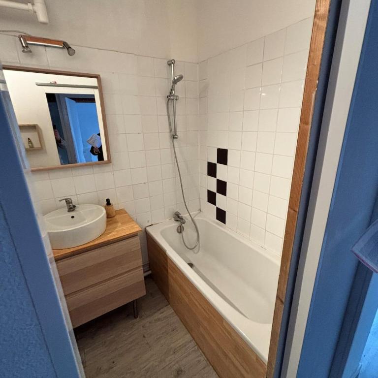 Lune de Sel, Maison 6p au cœur d'Aigues Mortes - Maison 2 Chambres - 3