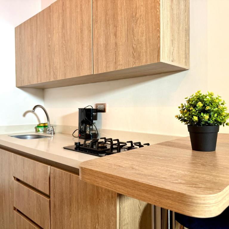 Urbanity Living La 70 Medellin - Apartment - 5