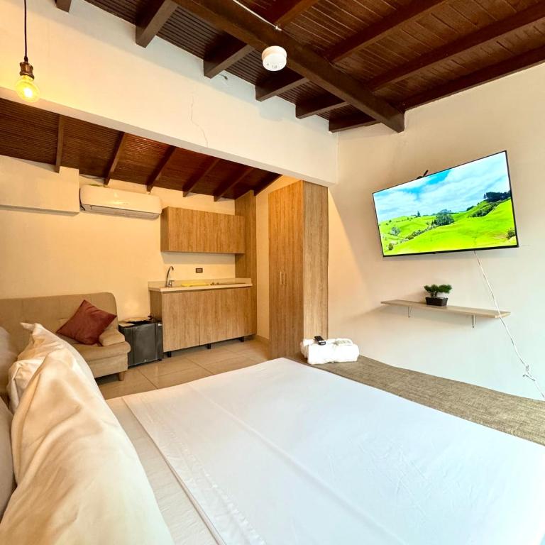 Urbanity Living La 70 Medellin - Deluxe One-Bedroom Apartment - 4