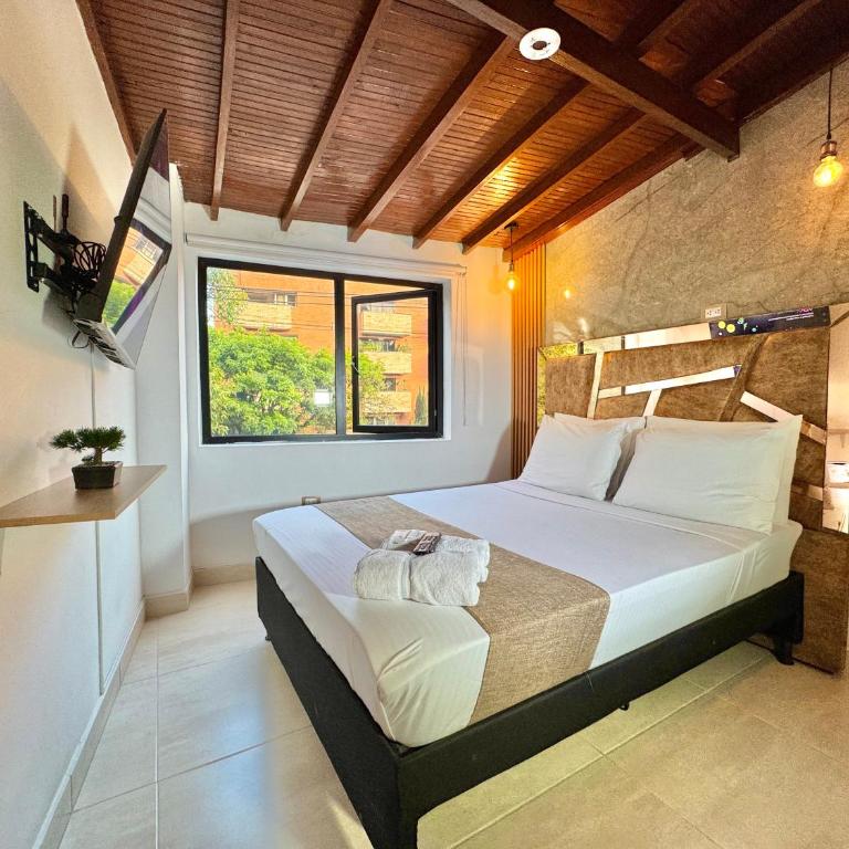 Urbanity Living La 70 Medellin - Deluxe One-Bedroom Apartment - 10