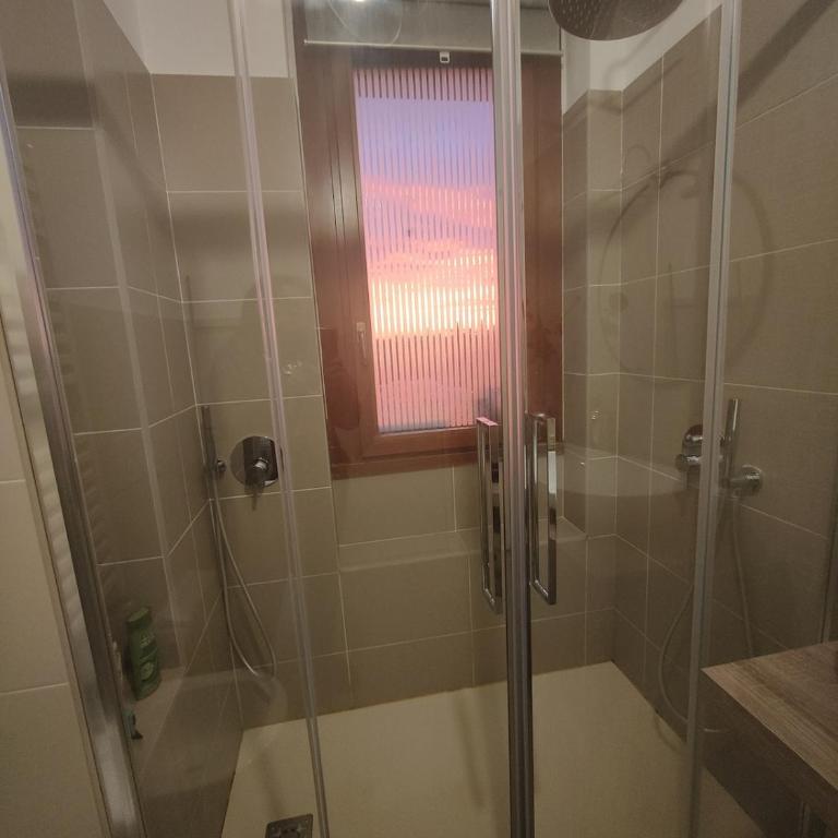 Private bedroom, bathroom, and terrace, metro, no kitchen - Doppelzimmer mit eigenem Bad - 6