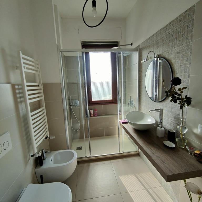 Private bedroom, bathroom, and terrace, metro, no kitchen - Doppelzimmer mit eigenem Bad - 8