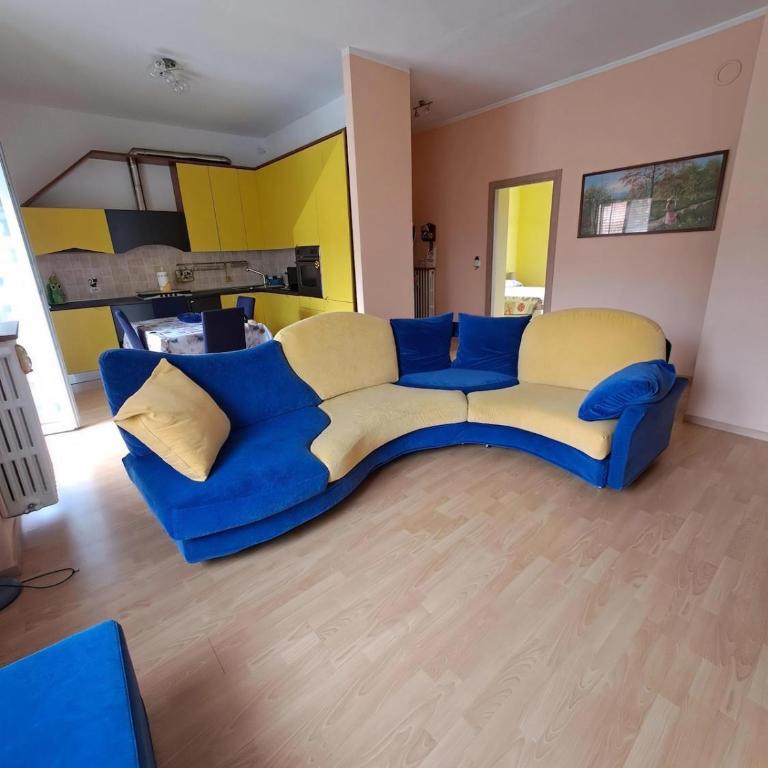 Sole & Luna Charming Colorful Home Arona - Appartamento con 2 Camere da Letto - 2