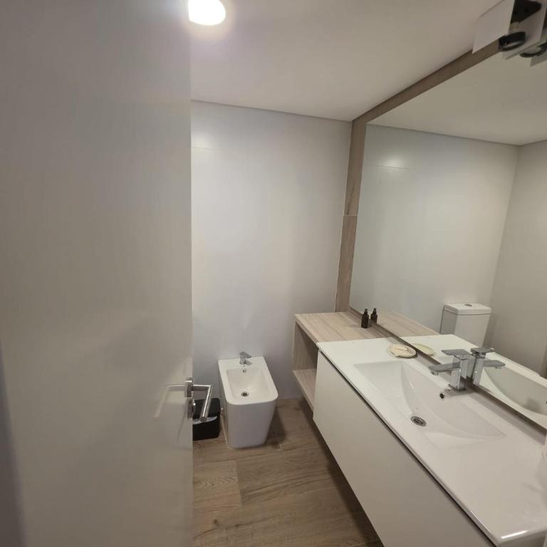 Apartamento en Edificio Primer Línea al Mar, a orillas de la Laguna del Diario - Two-Bedroom Apartment - 2