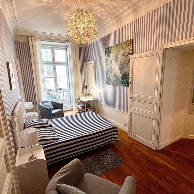 Bright apartment with a private balcony - Apartment - 17