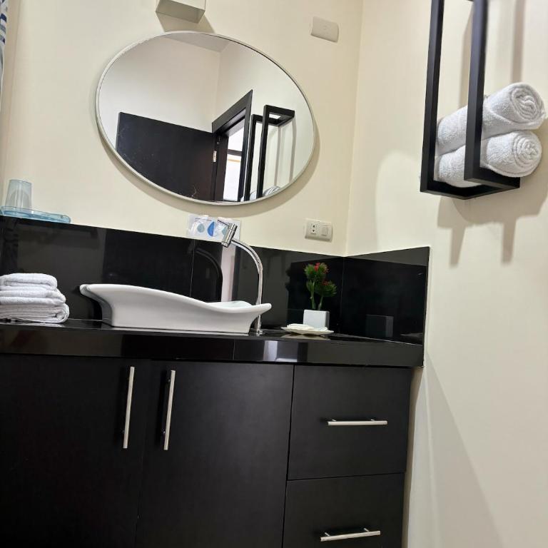 Stay With Islanders! - One-Bedroom Apartment - 3
