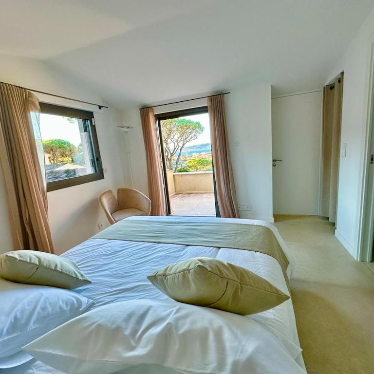 Superbe villa Vue mer - 5 suites - centre & plage à 8' - Villa - 24