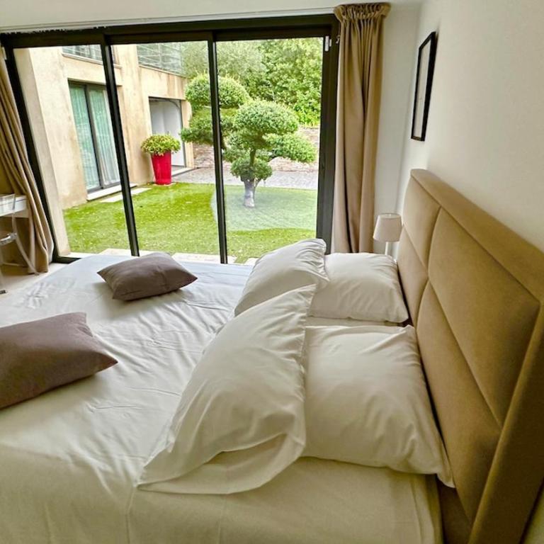 Superbe villa Vue mer - 5 suites - centre & plage à 8' - Villa - 31